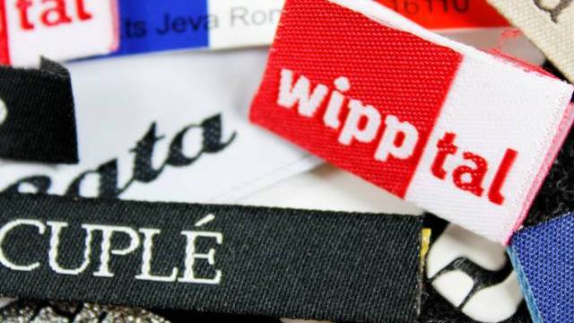 Give your designs distinction with our embroidered clothing labels