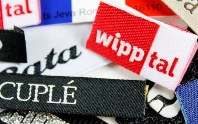 Embroidered labels for cotton or polyester garments 